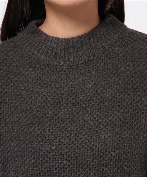 mystic（ミスティック）の「ハイネックタック編みプルオーバー（ニット/セーター・レディース・チャコールグレー/ブルー/オフホワイト/キャメル・ﾌﾘ-）」の7枚目の写真