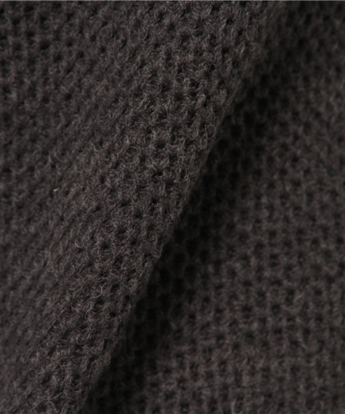 mystic（ミスティック）の「ハイネックタック編みプルオーバー（ニット/セーター・レディース・チャコールグレー/ブルー/オフホワイト/キャメル・ﾌﾘ-）」の10枚目の写真