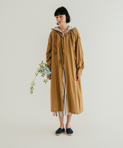 khakito（カーキト）の「サージカルガウンアレンジワンピース（ワンピース・レディース・ブラック/オフホワイト/ベージュ・FREE）」の8枚目の写真