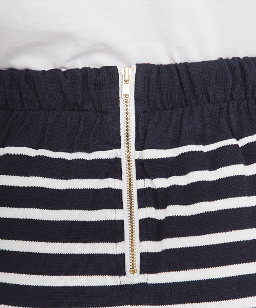 MILKFED.(ミルクフェド)の「【mini7月号掲載】STRIPED ZIP SKIRT (スウェットタイトスカート/ボーダー)(スカート・レディース・アッシュ/ネイビー・SMALL/MEDIUM)」の6枚目の写真