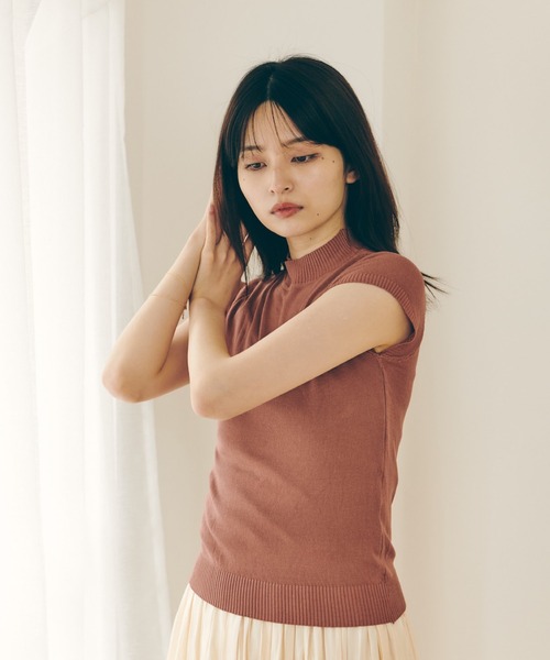 Lamoa(ラモア)の「Lamoa/ベーシック ハーフスリーブ ニット トップス(ニット/セーター・レディース・ホワイト/ブラック/ブラウン/アイボリー/グリーン/ダークグリーン/イエロー/レッド/ワインレッド/ブルー・FREE)」の16枚目の写真