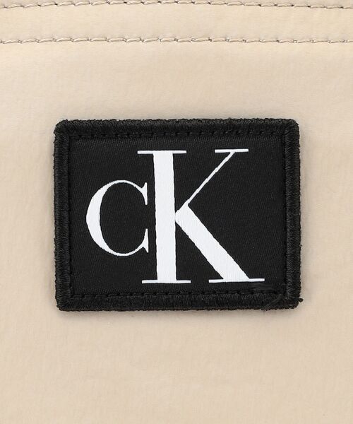 Calvin Klein(カルバン・クライン)の「ナイロン スクエア トートバッグ(トートバッグ・レディース・オフホワイト・FREE)」の6枚目の写真
