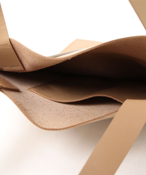 kotohayokozawa(コトハヨコザワ)の「kotohayokozawa LEATHER TOTE BAG KT21A-BG(トートバッグ・レディース・ベージュ・FREE)」の5枚目の写真