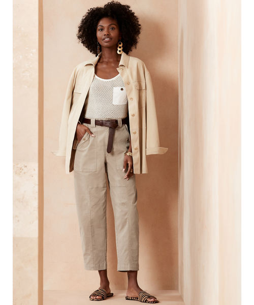 Banana Republic(バナナリパブリック)の「ハイライズ バレルレッグ ユーティリティ チノ(チノパンツ・レディース・ベージュ/カーキ/ホワイト/ブラック・2/0/4/6/00)」の3枚目の写真