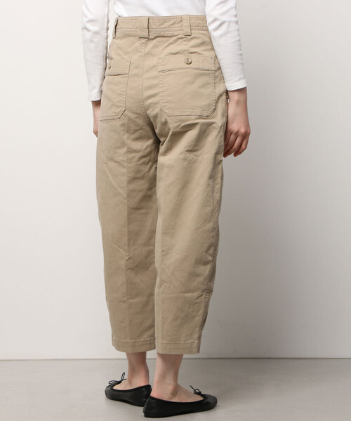 Banana Republic(バナナリパブリック)の「ハイライズ バレルレッグ ユーティリティ チノ(チノパンツ・レディース・ベージュ/カーキ/ホワイト/ブラック・2/0/4/6/00)」の13枚目の写真