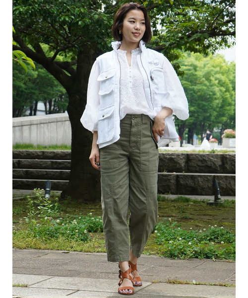 Banana Republic(バナナリパブリック)の「ハイライズ バレルレッグ ユーティリティ チノ(チノパンツ・レディース・ベージュ/カーキ/ホワイト/ブラック・2/0/4/6/00)」の14枚目の写真