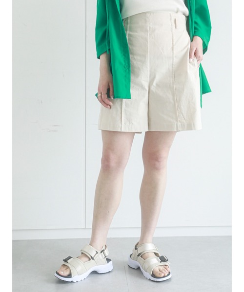 ehka sopo（エヘカソポ）の「ハイウエストショートパンツ（その他パンツ・レディース・ベージュ/キナリ/グリーン・ﾌﾘ-）」の2枚目の写真