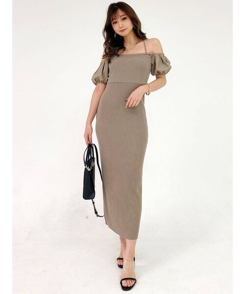 GYDA（ジェイダ）の「バッククロス オフショルニットワンピース（ワンピース・レディース・ブラック/ベージュ・FREE）」の3枚目の写真