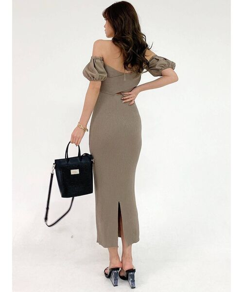 GYDA（ジェイダ）の「バッククロス オフショルニットワンピース（ワンピース・レディース・ブラック/ベージュ・FREE）」の5枚目の写真