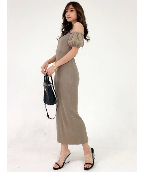 GYDA（ジェイダ）の「バッククロス オフショルニットワンピース（ワンピース・レディース・ブラック/ベージュ・FREE）」の7枚目の写真