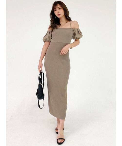 GYDA（ジェイダ）の「バッククロス オフショルニットワンピース（ワンピース・レディース・ブラック/ベージュ・FREE）」の8枚目の写真