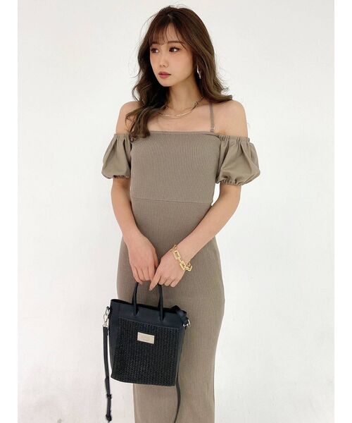 GYDA（ジェイダ）の「バッククロス オフショルニットワンピース（ワンピース・レディース・ブラック/ベージュ・FREE）」の9枚目の写真