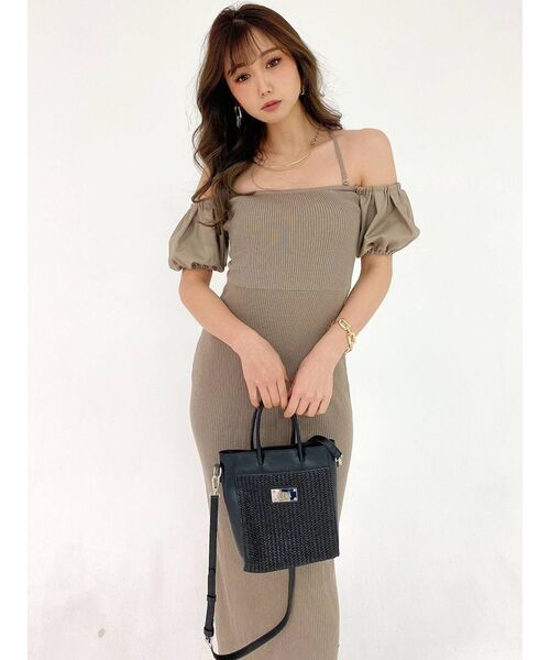 GYDA（ジェイダ）の「バッククロス オフショルニットワンピース（ワンピース・レディース・ブラック/ベージュ・FREE）」の10枚目の写真