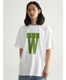 A'GEM/9 × .kom『WASSUP/ワズアップ』Big Logo Tee/ビッグロゴ グラフィック半袖Tシャツ
