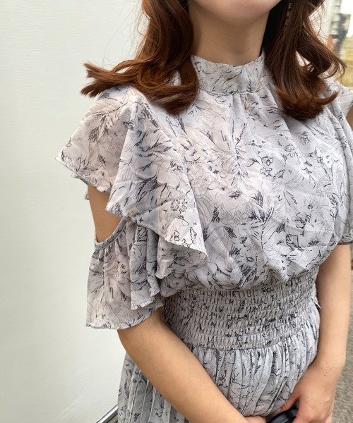INGNI（イング）の「花柄肩あきフリルワンピース（ワンピース・レディース・グレー/オフホワイト・M）」の22枚目の写真