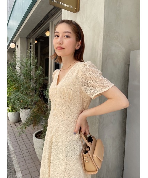 MOUSSY(マウジー)の「WAIST FIT LACE ドレス(ワンピース・レディース・ブラック/ライトブルー/キナリ・2/1)」の18枚目の写真