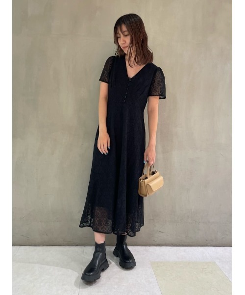 MOUSSY(マウジー)の「WAIST FIT LACE ドレス(ワンピース・レディース・ブラック/ライトブルー/キナリ・2/1)」の19枚目の写真