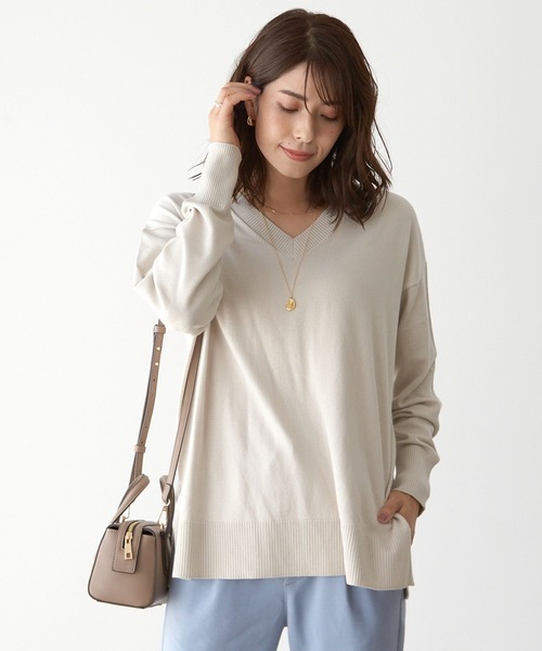 BAYFLOW(ベイフロー)の「Vネックニットプルオーバー(ニット/セーター・レディース・ブラック/ピンク/グリーン/イエロー/グレイッシュベージュ・MEDIUM/SMALL)」の3枚目の写真