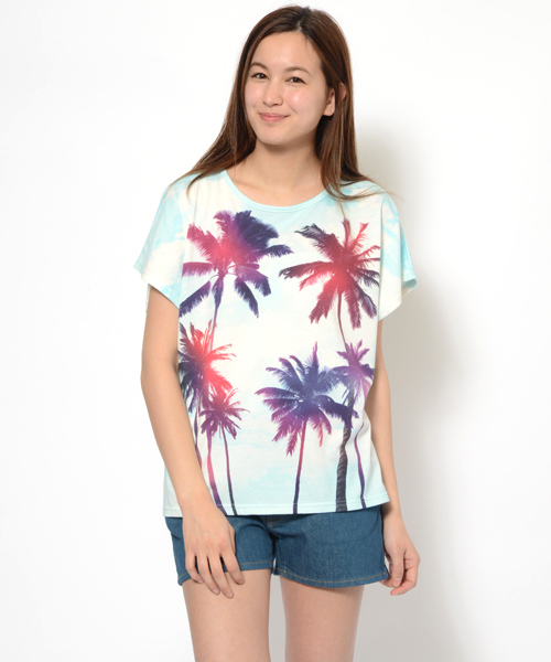X-girl(エックスガール)の「TROPICAL BIG TOP(Tシャツ/カットソー・レディース・ライトブルー・ONE SIZE)」の2枚目の写真