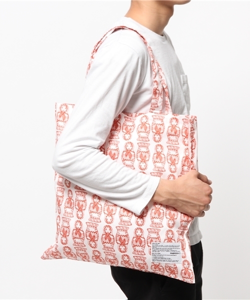 FABRICK(ファブリック)の「FABRICK【Ivana Helsinki MATRYOSHKA】 SIMPLE TOTE BAG(トートバッグ・メンズ・ホワイト×レッド・FREE)」の7枚目の写真