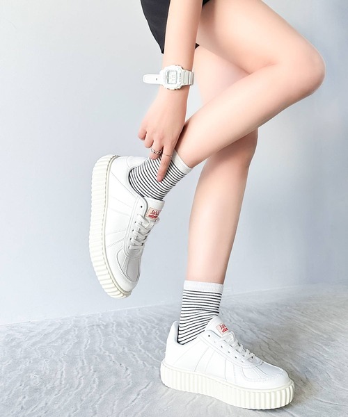 Java（ジャバ）の「《JaVa ジャバ別注》気分も3.5cmUP！オールシーズン使える主役級シューズ。 RETRO BERG（レトロバーグ)　厚底スニーカー（スニーカー・レディース・ホワイト/ブラック/ブラウン/ベージュ系その他/ホワイト系その他/グレー/ブルー・SMALL/MEDIUM/LARGE/X-LARGE/XX-LARGE/XXX-LARGE）」の13枚目の写真