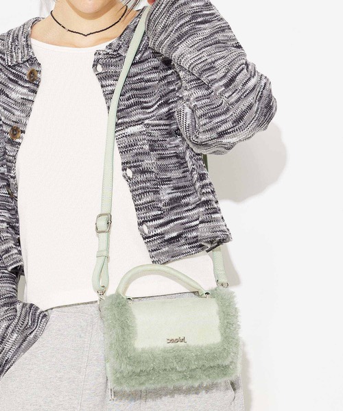 X-girl（エックスガール）の「FAUX MOUTON 2WAY MINI BAG（ショルダーバッグ・レディース・ブラック/ライトグリーン・ONE SIZE）」の19枚目の写真