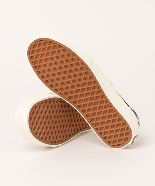 VANS（バンズ）の「(VANS)ヴァンズ クラシックスリッポンシューズ（スニーカー・レディース・ブラック・5/7/6）」の2枚目の写真