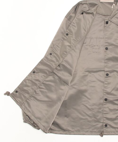 FOG ESSENTIALS（エフオージーエッセンシャルズ）の「COACHES JACKET（ブルゾン・メンズ・グレー/ベージュ・M/S/L/XL）」の7枚目の写真
