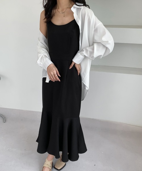 ECLIN(エクラン)の「バックリボンスリットマーメイドキャミワンピース(ワンピース・レディース・ブラック/ベージュ/ネイビー・S/M)」の19枚目の写真