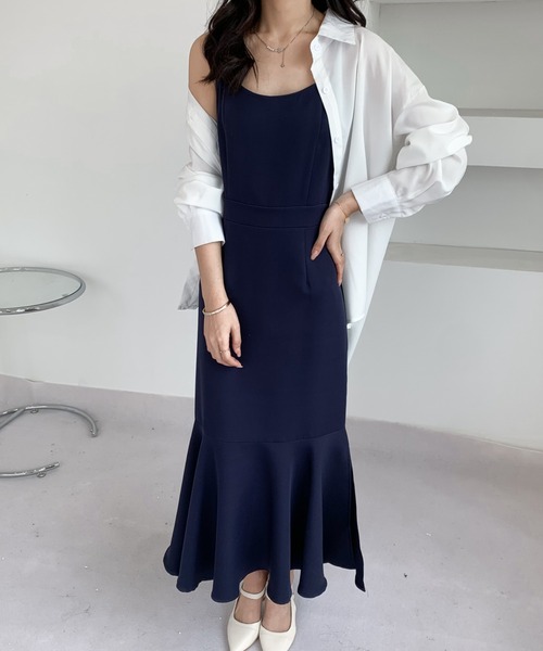 ECLIN(エクラン)の「バックリボンスリットマーメイドキャミワンピース(ワンピース・レディース・ブラック/ベージュ/ネイビー・S/M)」の12枚目の写真