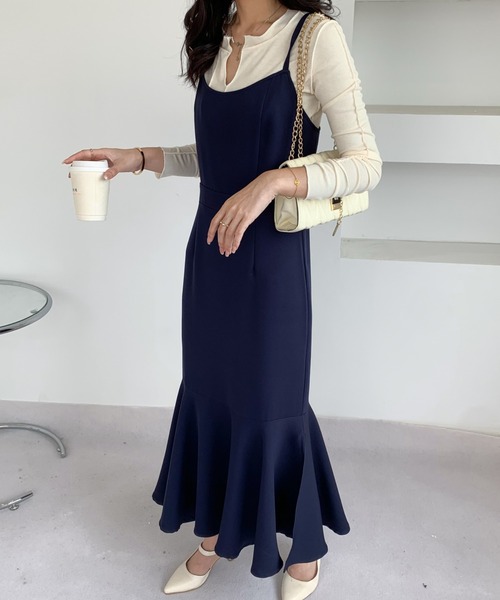 ECLIN(エクラン)の「バックリボンスリットマーメイドキャミワンピース(ワンピース・レディース・ブラック/ベージュ/ネイビー・S/M)」の13枚目の写真