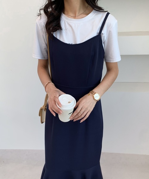 ECLIN(エクラン)の「バックリボンスリットマーメイドキャミワンピース(ワンピース・レディース・ブラック/ベージュ/ネイビー・S/M)」の8枚目の写真