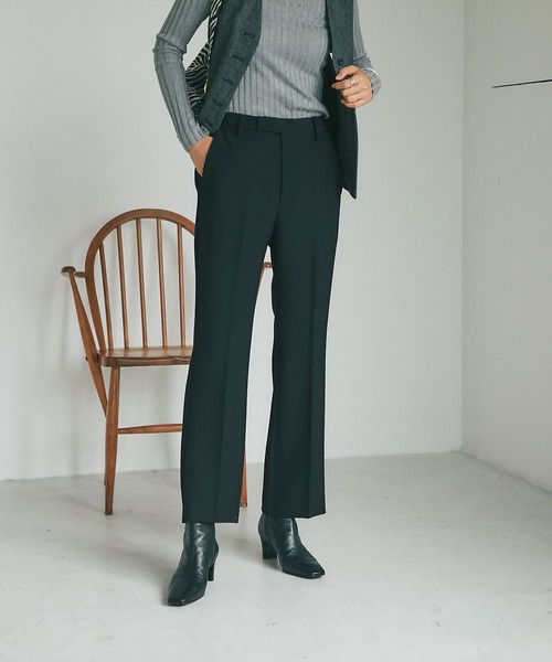 RIVE DROITE（リヴドロワ）の「シワになりづらく上品な光沢が魅力/ダブルクロスセミフレアパンツ（その他パンツ・レディース・グリーン系その他/ブラック・36/38）」の3枚目の写真