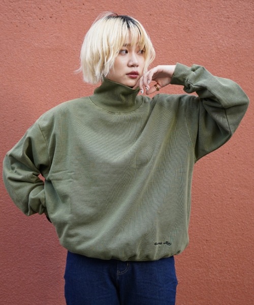 AVIREX（アヴィレックス）の「【WEB&DEPOT限定】PIGMENT MOCK NECK SWEAT / ピグメント モックネック スウェット / AVIREX /アヴィレックス（スウェット・レディース・ベージュ/ネイビー/チャコール/オリーブ系・L/M/XL/XXL）」の21枚目の写真