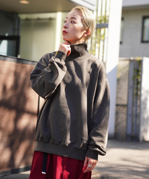AVIREX（アヴィレックス）の「【WEB&DEPOT限定】PIGMENT MOCK NECK SWEAT / ピグメント モックネック スウェット / AVIREX /アヴィレックス（スウェット・レディース・ベージュ/ネイビー/チャコール/オリーブ系・L/M/XL/XXL）」の22枚目の写真