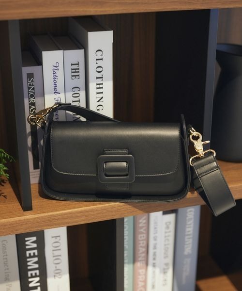 mysty woman（ミスティウーマン）の「ベルテッドショルダーBAG 183066（ショルダーバッグ・レディース・ブラウン/ブラック・FREE）」の2枚目の写真