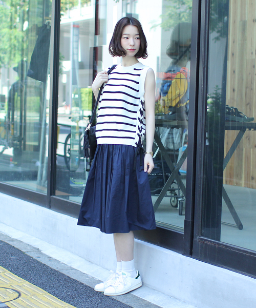 Ray BEAMS（レイビームス）の「Ray BEAMS / ボーダー サイドリボンノースリーブ（ニット/セーター・レディース・オフホワイト/ネイビー・ONE SIZE）」の12枚目の写真