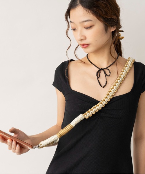Casselini（キャセリーニ）の「Casselini(キャセリーニ)コードスマホショルダー（スマホグッズ・レディース・オレンジ/パープル/ブラック/ネイビー/ブラウン/レッド/ゴールド・FREE）」の7枚目の写真