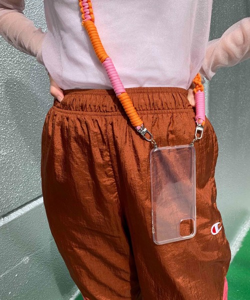Casselini(キャセリーニ)の「Casselini(キャセリーニ)コードスマホショルダー(スマホグッズ・レディース・オレンジ/パープル/ブラック/ネイビー/ブラウン/レッド/ゴールド・FREE)」の22枚目の写真