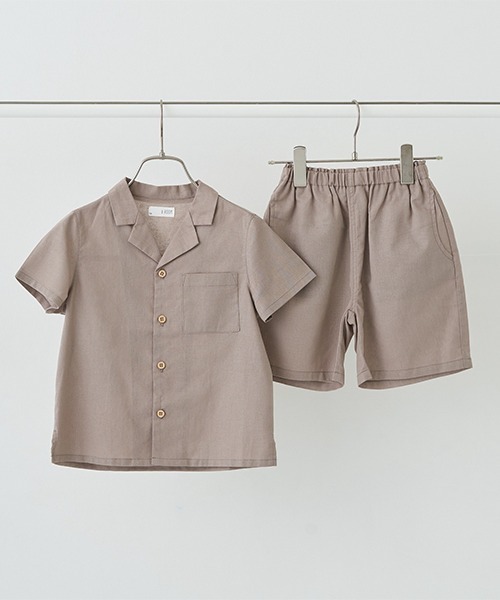 b・ROOM（ビールーム）の「オープンカラーシャツ&4分丈パンツセットアップ（アンサンブル・キッズ・ブルーグレー/グレイッシュベージュ/ブラック/ベージュ/ラベンダー・140cm/150cm/110cm/130cm/120cm）」の5枚目の写真