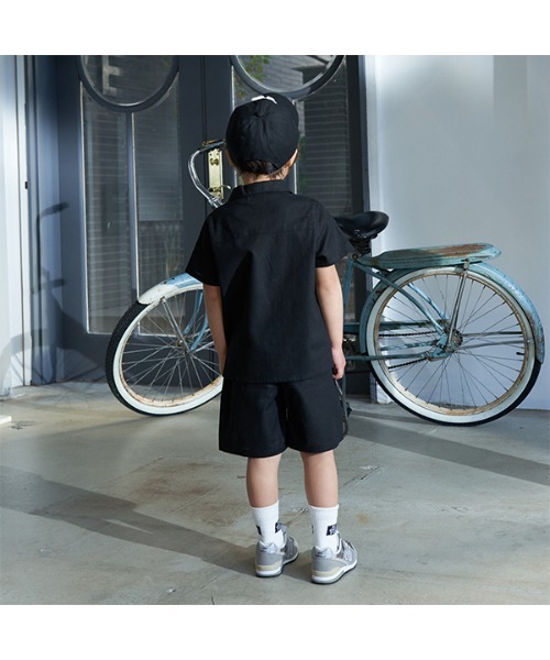 b・ROOM（ビールーム）の「オープンカラーシャツ&4分丈パンツセットアップ（アンサンブル・キッズ・ブルーグレー/グレイッシュベージュ/ブラック/ベージュ/ラベンダー・140cm/150cm/110cm/130cm/120cm）」の10枚目の写真