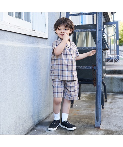 b・ROOM（ビールーム）の「オープンカラーシャツ&4分丈パンツセットアップ（アンサンブル・キッズ・ブルーグレー/グレイッシュベージュ/ブラック/ベージュ/ラベンダー・140cm/150cm/110cm/130cm/120cm）」の7枚目の写真