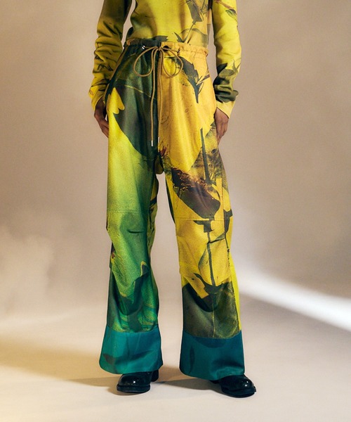 Wizzard（ウィザード）の「Wizzard ウィザード / PRINTPANTS  "Your atomospheric colour atlas" プリントパンツ / W23AW-PA01P（カーゴパンツ・メンズ・ホワイト/グリーン/ネイビー・2/3/1/0）」の3枚目の写真