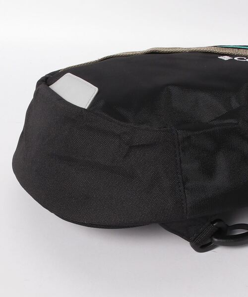 Columbia（コロンビア）の「コロンビア【Columbia】Nonesuch Stream Body Bag（ボディバッグ/ウエストポーチ・メンズ・グレー/グリーン/ブラック・ﾌﾘ-）」の5枚目の写真