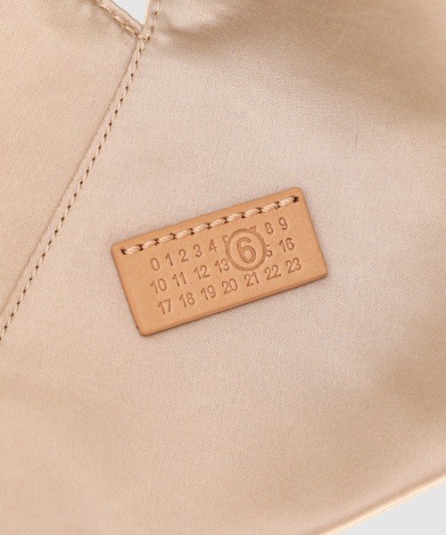 MM6 Maison Margiela（ｴﾑｴﾑｼｯｸｽ ﾒｿﾞﾝ ﾏﾙｼﾞｪﾗ）の「MINI BAG（ショルダーバッグ・レディース・その他/ブラック・ONE SIZE/FREE）」の4枚目の写真