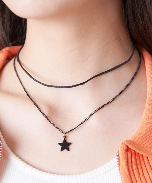 SPINNS（スピンズ）の「STARモチーフ Wチェーンネックレス（ネックレス・レディース・ブラック・ONESIZE）」の3枚目の写真