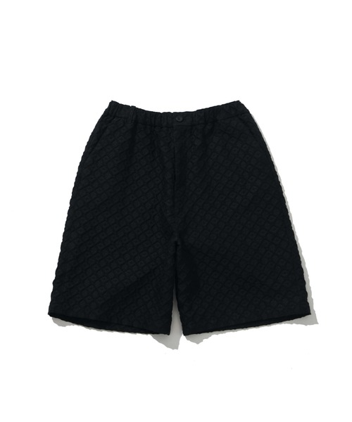 WHITE MOUNTAINEERING(ホワイトマウンテニアリング)の「PARQUET PATTERN JACQUARD WIDE SHORT PANT(その他パンツ・メンズ・ブラック・0/1)」の1枚目の写真