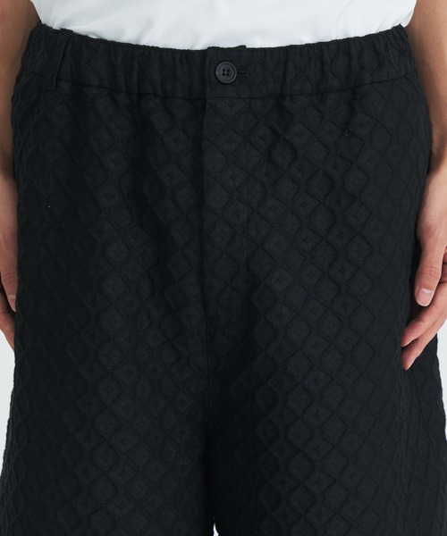 WHITE MOUNTAINEERING(ホワイトマウンテニアリング)の「PARQUET PATTERN JACQUARD WIDE SHORT PANT(その他パンツ・メンズ・ブラック・0/1)」の5枚目の写真