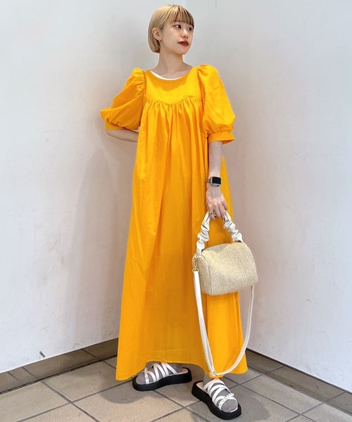 w closet（ダブルクローゼット）の「バックオープンパフスリーブ