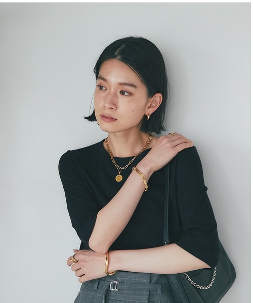 RIVE DROITE(リヴドロワ)の「MONN.:.(モン)/ショルダーパッドTシャツ(Tシャツ/カットソー・レディース・ブラック/グレー・FREE)」の11枚目の写真